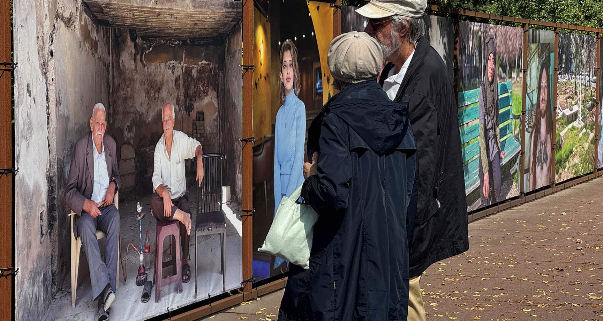 Fotoausstellung an der Grenze: Willi Filz zeigt Porträts junger Menschen aus Syrien
