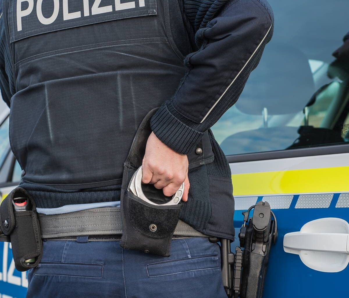 Festnahmen nach mehreren Drogenfunden in Duisburg