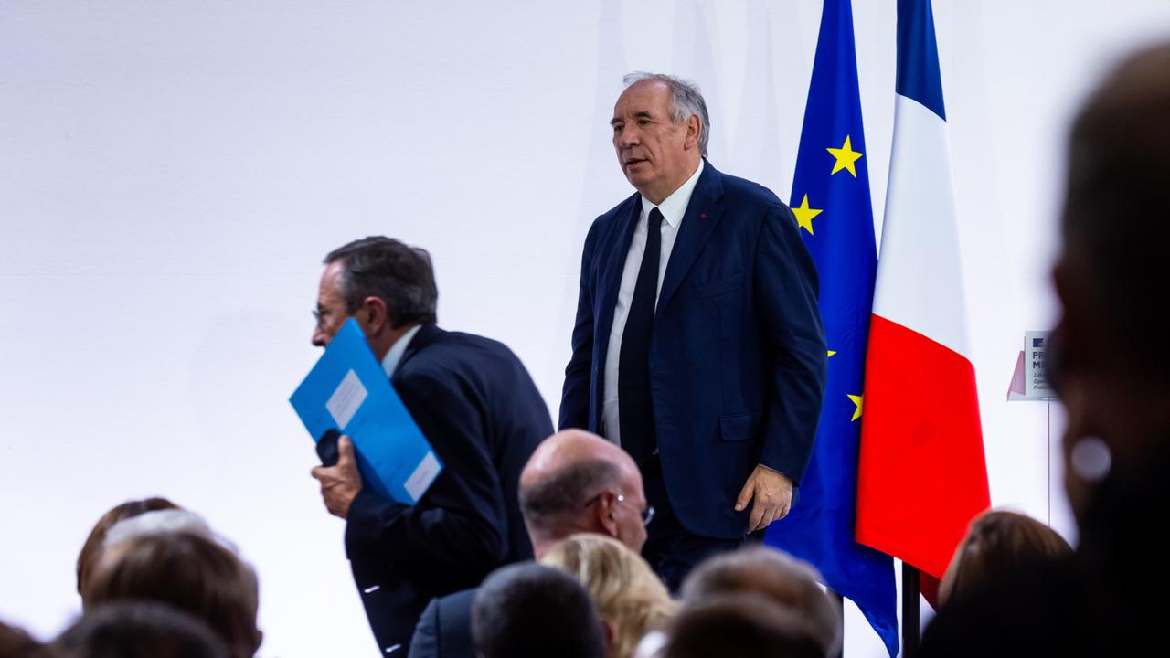 Premier stellt Vertrauensfrage: Steht Frankreich vor der nächsten Krise?