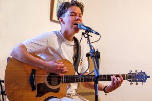 Keep on rocking und eine Art Künsterler-Biographie