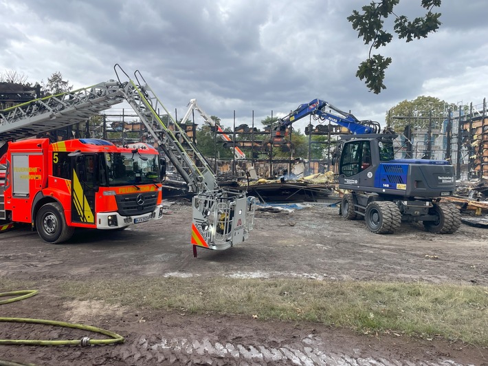 FW Hannover: Abschlussmeldung zum Turnhallenbrand in Hannover-Misburg