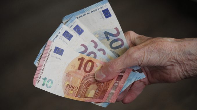 Rente Geld Rentenerhöhung 