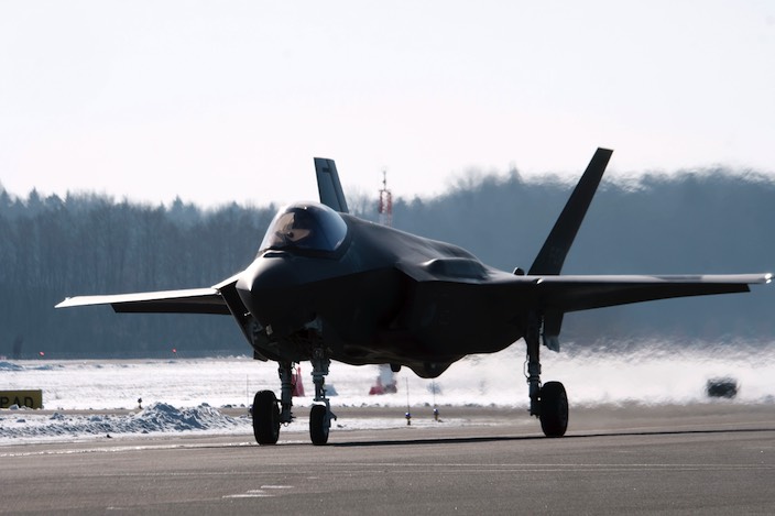Den Kauf von F-35 Kampfjets zurückzuziehen, kommt für den Bundesrat aktuell nicht infrage.