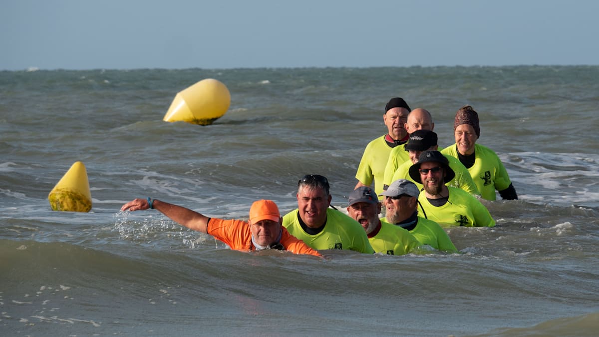 Frankreich: Beim Meerwasserwandern vor Dünkirchen ist der Lachmuskelkater garantiert