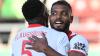 Steve Mounié jubelt nach seinem Tor für Augsburg.