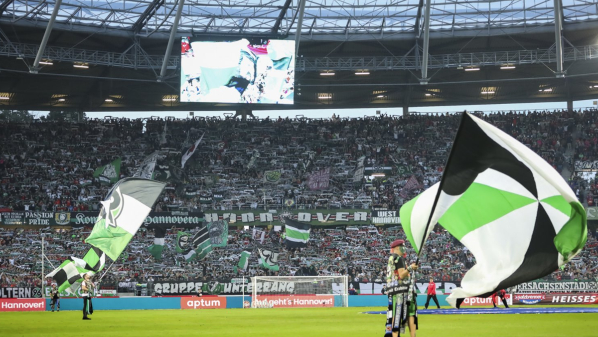 Du betrachtest gerade Hannover 96 startet vor Rekordkulisse gegen Kaiserslautern