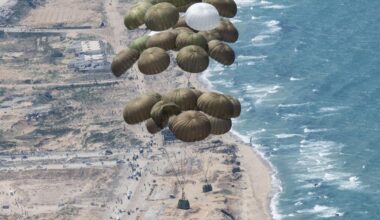 Bundeswehr wirft Hilfsgüter über Gaza ab – aber bei wem kommen sie an?