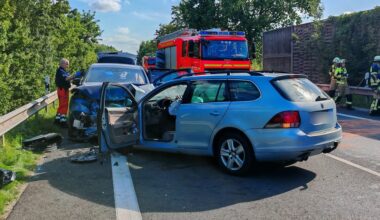 Unfall in Glinde: Autofahrerin (75) stirbt im Gegenverkehr
