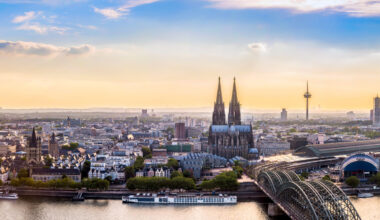 You are currently viewing Köln sagt Danke – beim Ehrenamtstag am 7. September im Rheinauhafen stehen Engagement, Vielfalt und Gemeinschaft im Mittelpunkt