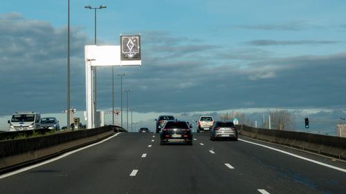 Eine Fahrspur für Fahrgemeinschaften in Frankreich