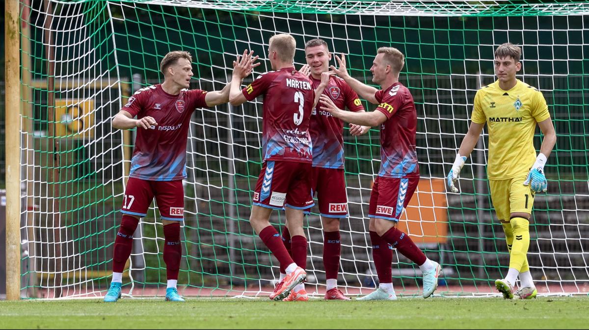 SC Weiche Flensburg 08 feiert einen 5:1-Sieg bei Werder Bremen II