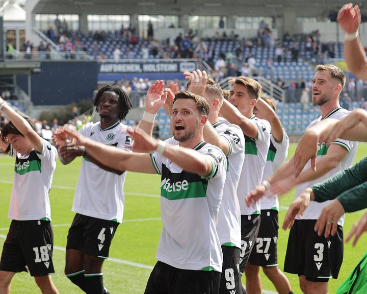 Niedersächsiche Feierlaune: nach vier Siegen aus vier Spielen herrscht große Euphorie beim kleinen HSV