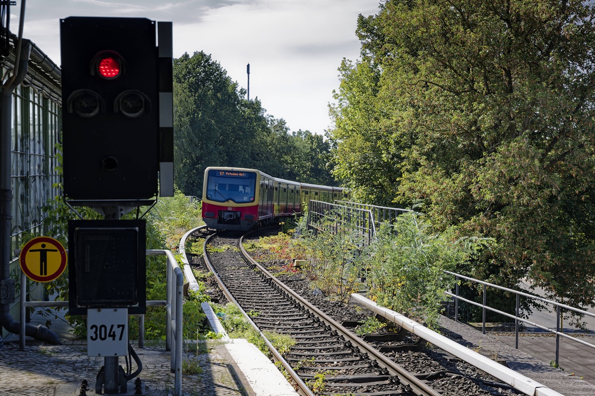 S-Bahn Berlin Störungen: Züge fahren langsamer, Halt in Bahnhof fällt aus