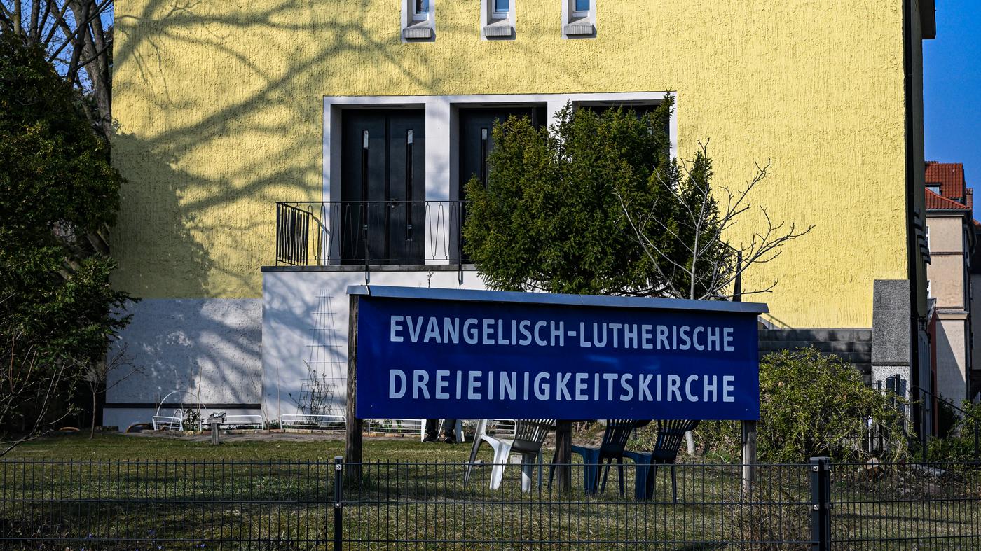 Abschiebepflichtiger Afghane vor Berliner Gotteshaus aufgegriffen