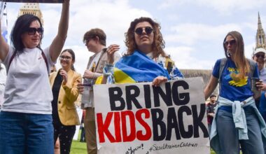 "Sklavenkatalog" im Internet: Wie Russland ukrainische Kinder verschleppt und anbietet