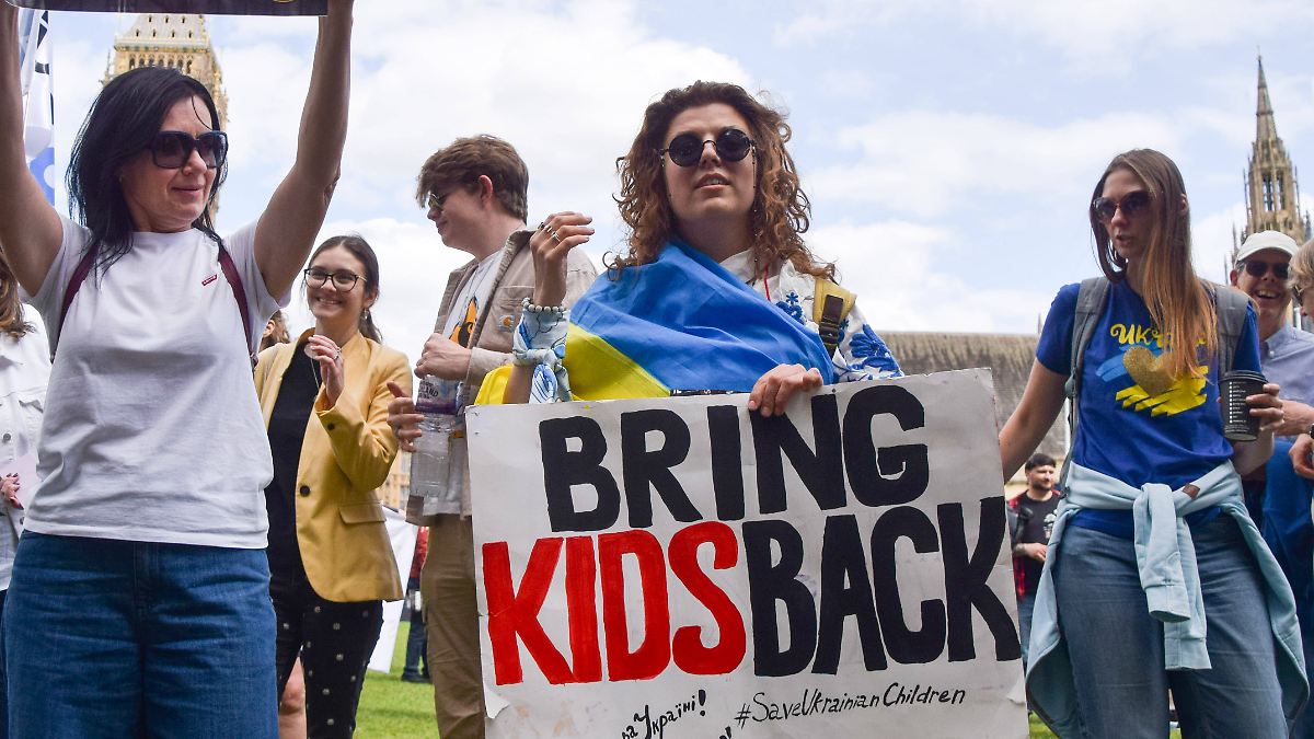 "Sklavenkatalog" im Internet: Wie Russland ukrainische Kinder verschleppt und anbietet