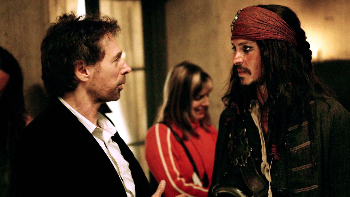 Jerry Bruckheimer (l.) und Johnny Depp 2006 beim Dreh von "Fluch der Karibik".