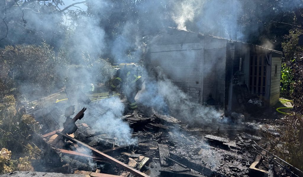 Hamburg-Horn: Feuer im Gartenidyll – Laube abgebrannt
