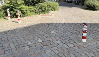 Unbekannte klauen Absperrungen in Friedrichshain
