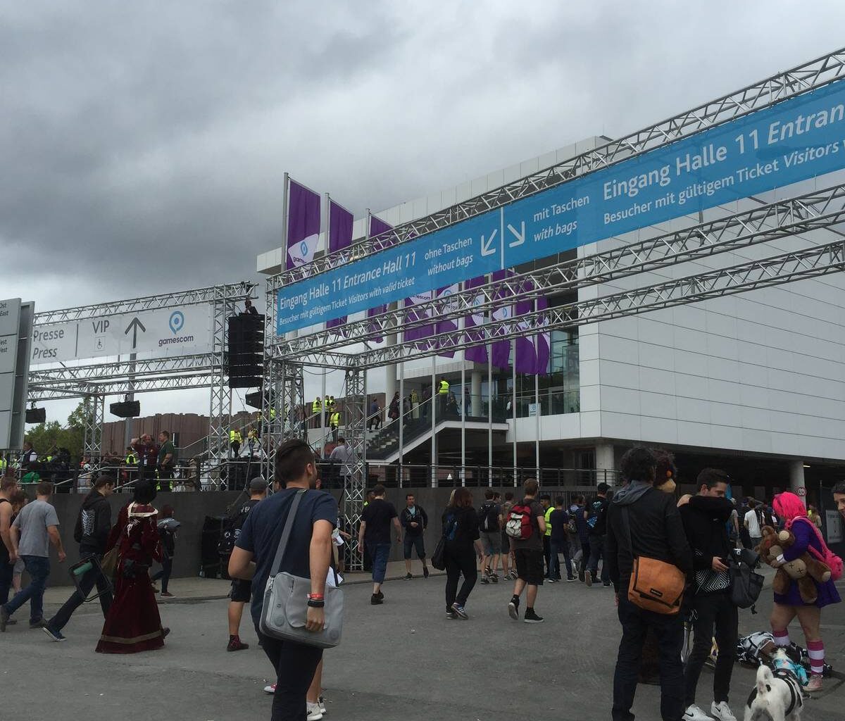 gamescom in Deutzer Messehallen gestartet