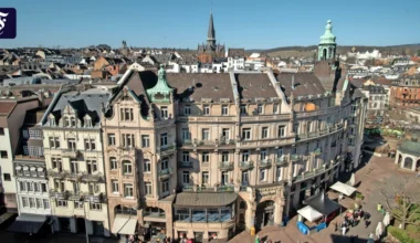 Wiesbaden: Flüchtlinge ziehen in Palasthotel