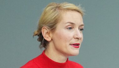 Ines Schwerdtner: „Die größte Gefahr für Deutschland sind Konservative wie Weimer“, sagt die Linken-Chefin