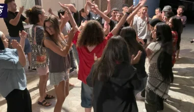 Wie junge Israelis und Palästinser bei einem Sommerlager aufeinander zugehen