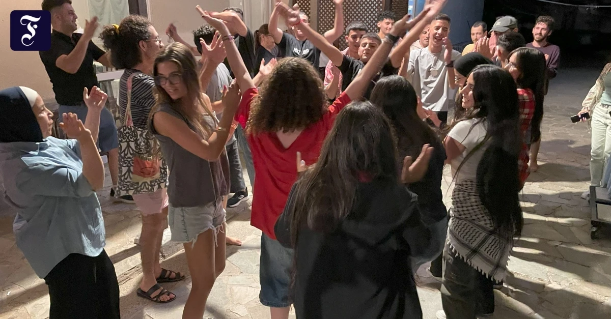 Wie junge Israelis und Palästinser bei einem Sommerlager aufeinander zugehen