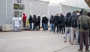 Flüchtlingsunterkunft: 100 Millionen Euro nur für Sicherheitsdienst – Messe Berlin zieht Konsequenzen aus Tegel-Skandal