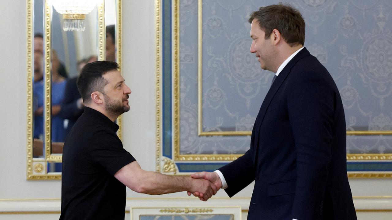 Klingbeil sagt Ukraine weitere Hilfen und Sicherheitsgarantien zu