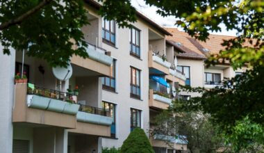 Kind fällt in Wiesbaden aus drittem Stock | hessenschau.de