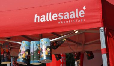 Laternenfest mit Gratis-Laternenbasteln in der hallesaale*-Lounge