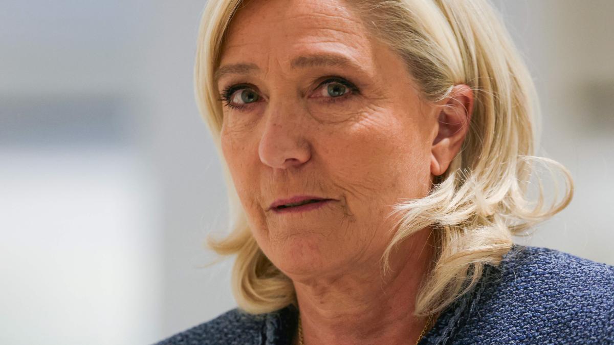 Frankreichs Rechte hetzt wegen Steuern – Le Pen außen vor
