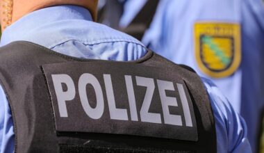 Alkoholexzesse und brennende Schutzhelme: Demütigende Aufnahmerituale bei Polizei Dresden