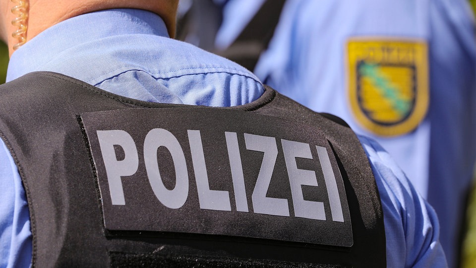 Alkoholexzesse und brennende Schutzhelme: Demütigende Aufnahmerituale bei Polizei Dresden