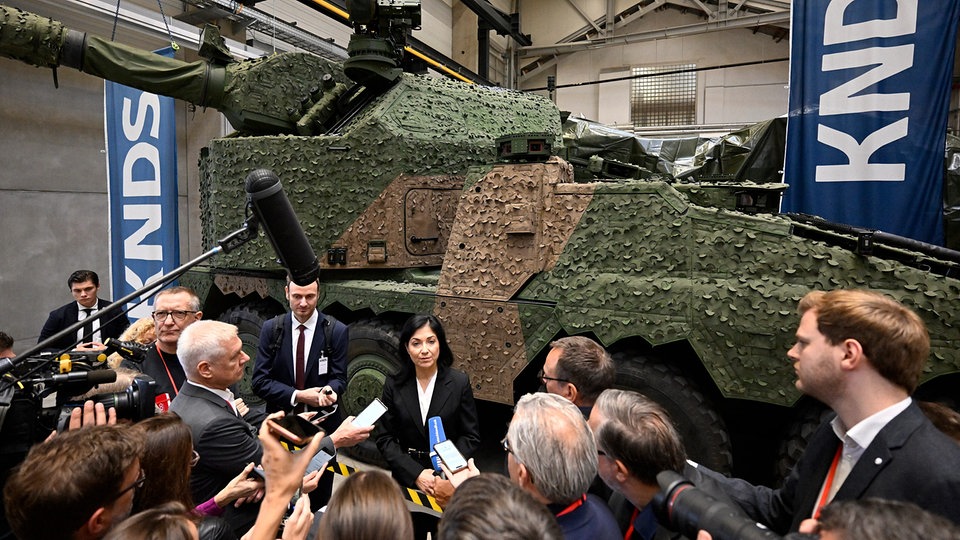 Ukraine-News: Reiche sieht Rüstungsindustrie als essenziell für deutsche Wirtschaft an