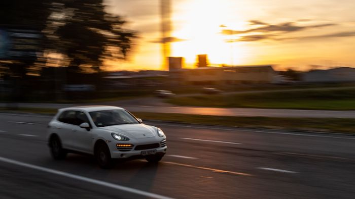 Autobahn bei Stuttgart?: Porsche-Fahrer dreht Video bei Tempo 260