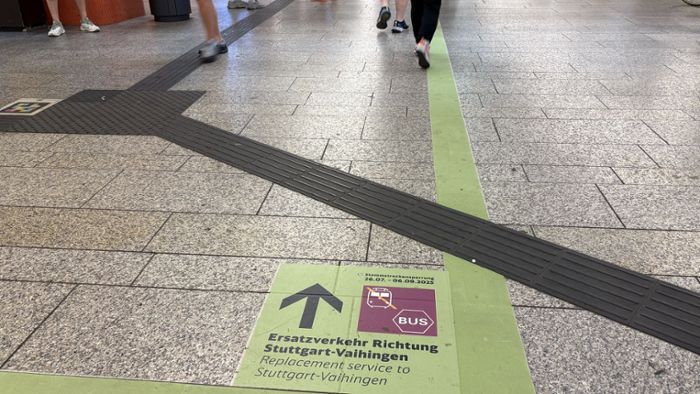 Stammstreckensperrung Stuttgart: Mit gesenktem Kopf zum S-Bahn-Ersatzverkehr