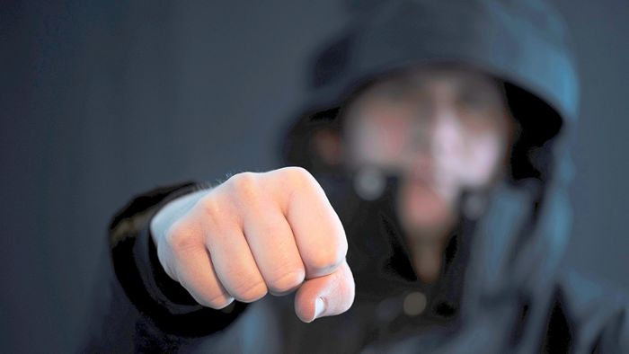 Vorfall in Stuttgart: Teils Vermummte prügeln sich in Tiefgarage