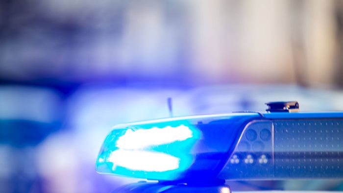 Verkehr in Esslingen: Auto stößt mit Linienbus zusammen
