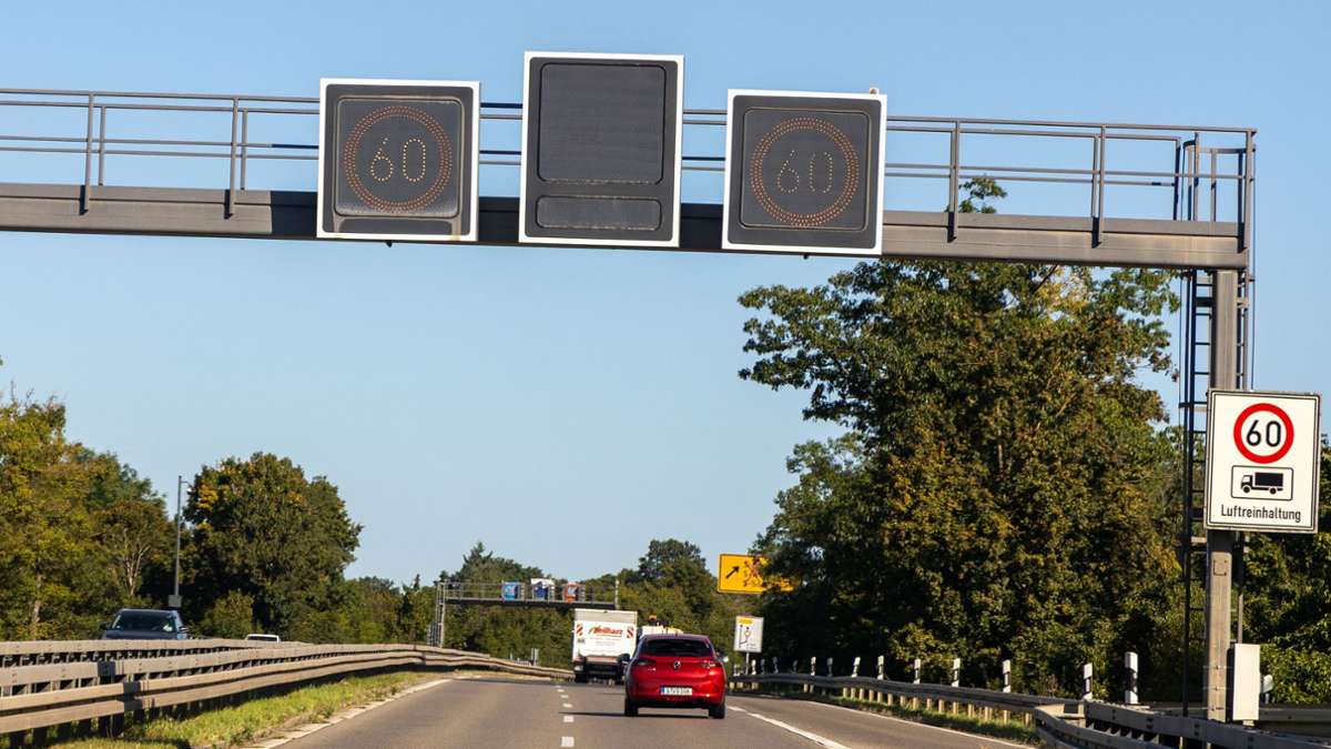 Straßenverkehr in Stuttgart: Baustellenschaden bremst Verkehr auf der B 27