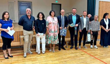 „Offizielles“ Foto mit Repräsentanten aus Frankreich, der Slowakei und Deutschland –  rechts die Partnerschaftsvereins-Chefin, Dritte von links ist Sophie. Und später wurde getanzt.