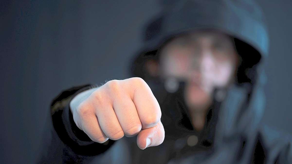 Vorfall in Stuttgart: Teils Vermummte prügeln sich in Tiefgarage