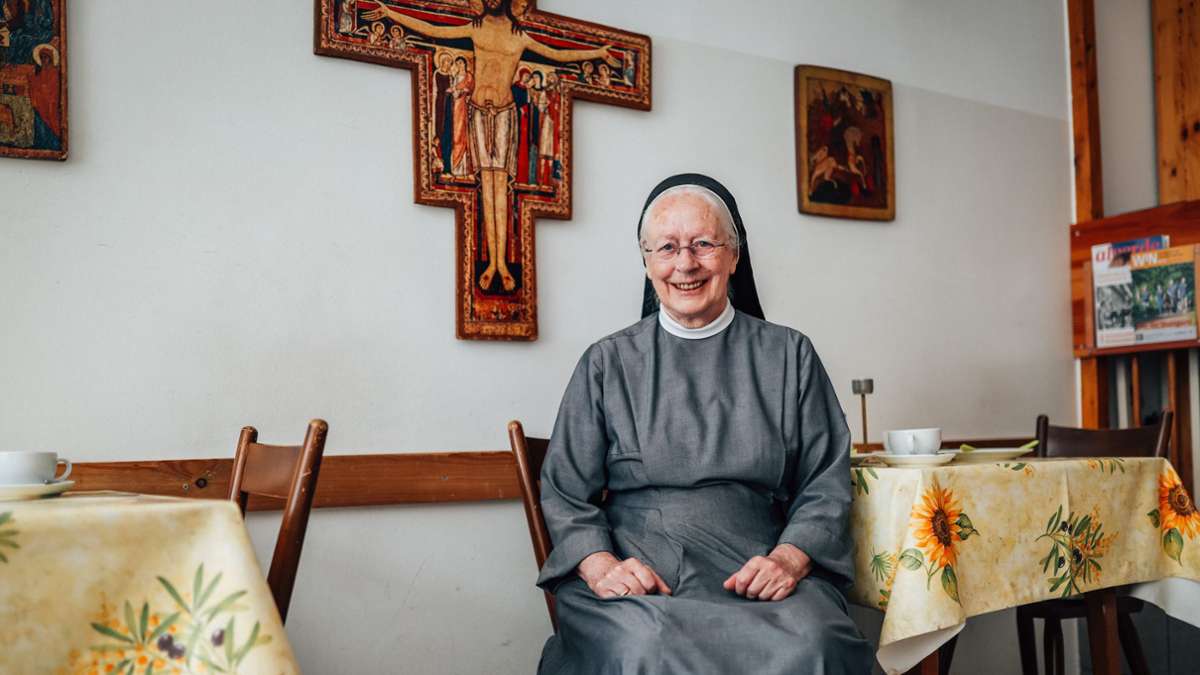 „Mutter Teresa von Stuttgart“ geht: Kirche kündigt Raum für Obdachlose – „Ich muss mein Lebenswerk aufgeben“ - KRZ Plus