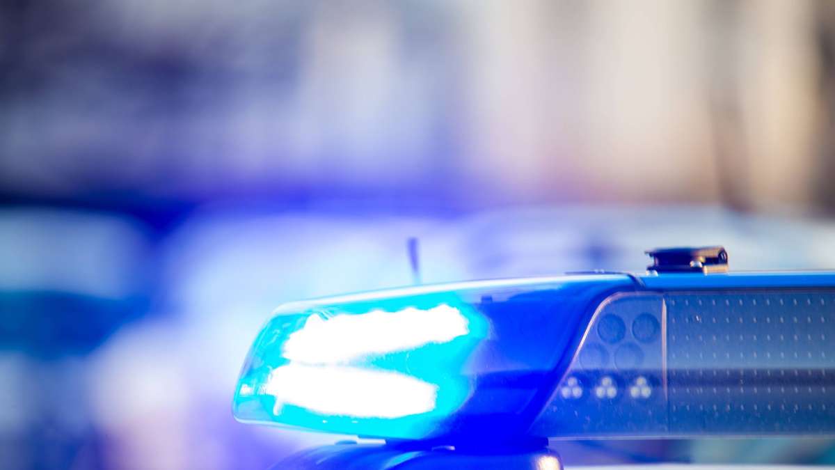 Verkehr in Esslingen: Auto stößt mit Linienbus zusammen