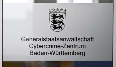 Prozess in Karlsruhe: Missbrauchsskandal: 19 Mädchen zu Pornografie überredet