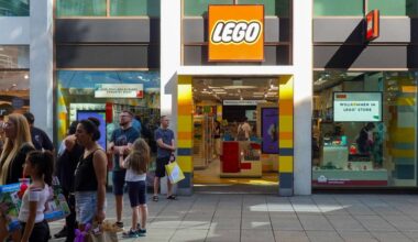 Lego-Store in Stuttgart: Fans feiern Lego-Aktion: One Piece lockt in die Königstraße