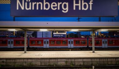 Brand im Bahnhof: Brennender Triebwagen - Hauptbahnhof Nürnberg gesperrt - Bayern