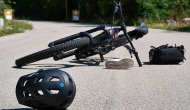 Unfall in Stuttgart-Mitte: Mercedes-Sprinter erfasst Fahrradfahrer – Polizei sucht Zeugen