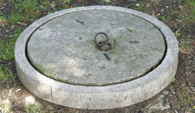 Stuttgart-Zazenhausen: Unbekannte legen Betondeckel auf Gleise